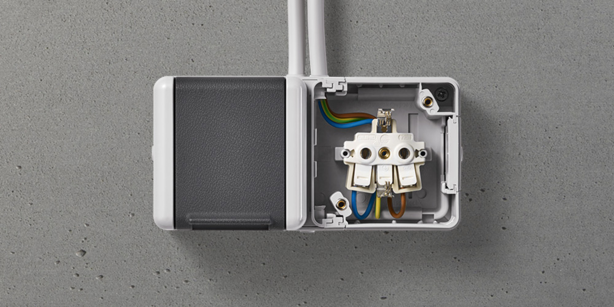 Doppelsteckdose mit Trennsteg bei Elektrotechnik Wolf in Lauf a.d. Pegnitz